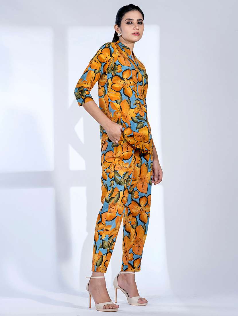 women three quarter sleeve regular fit ethnic co-ord set - 22058659 - Standard Image - 2