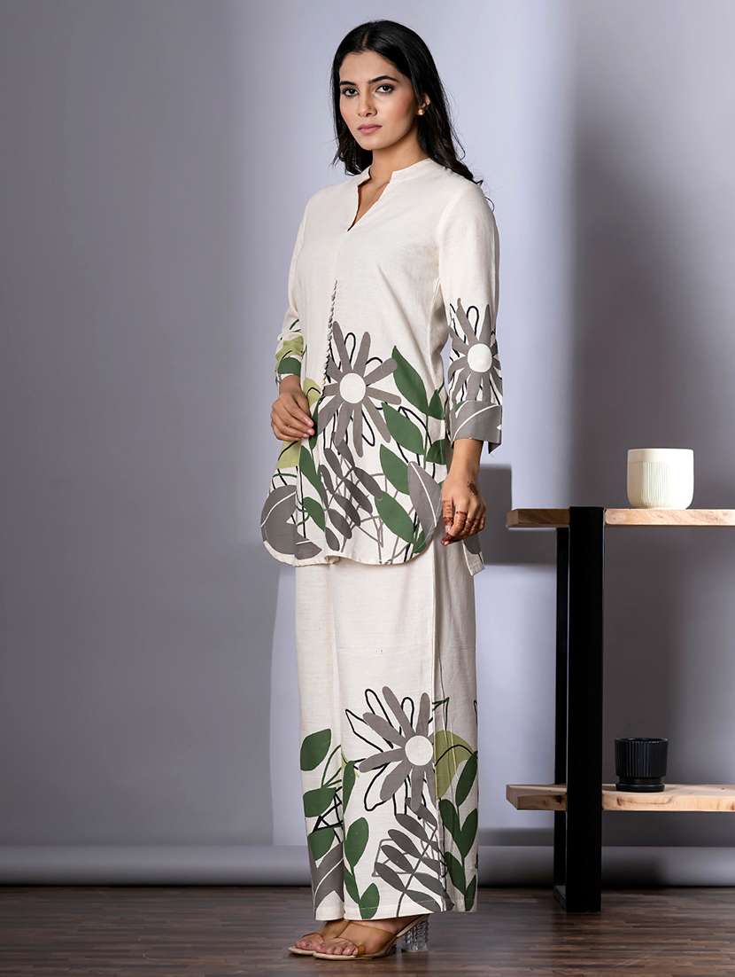women three quarter sleeve regular fit ethnic co-ord set - 22058661 - Standard Image - 2