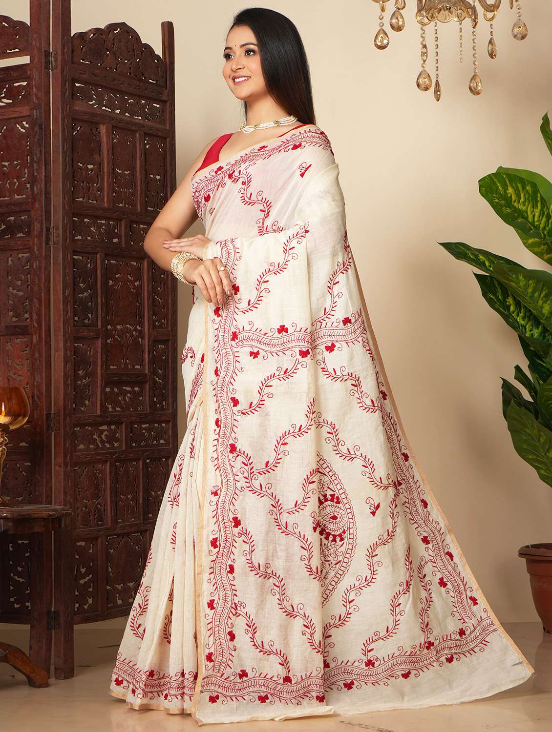 women solid with work handloom saree with blouse - 22058767 -  Standard Image - 2