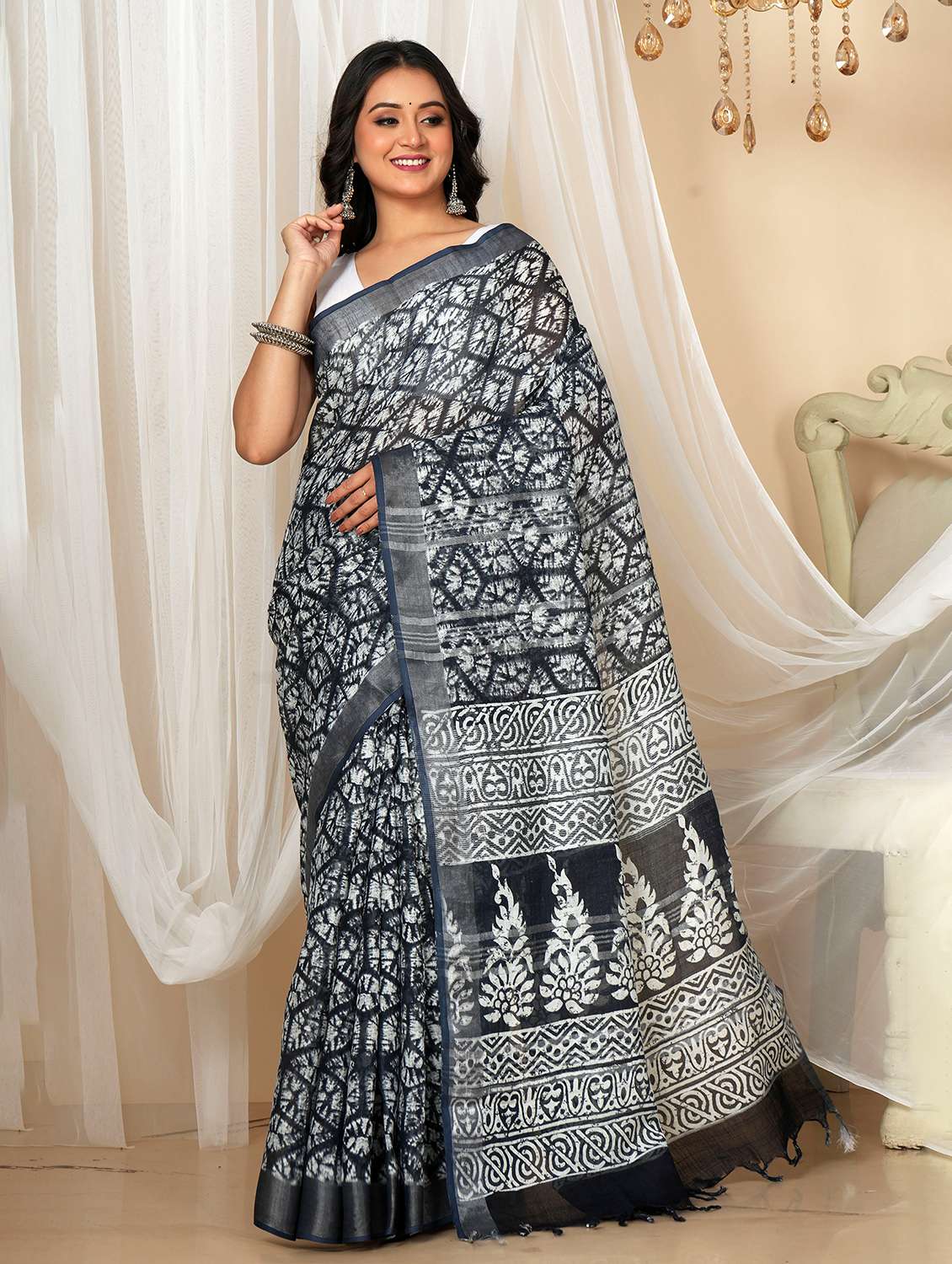 women printed casual wear saree with blouse