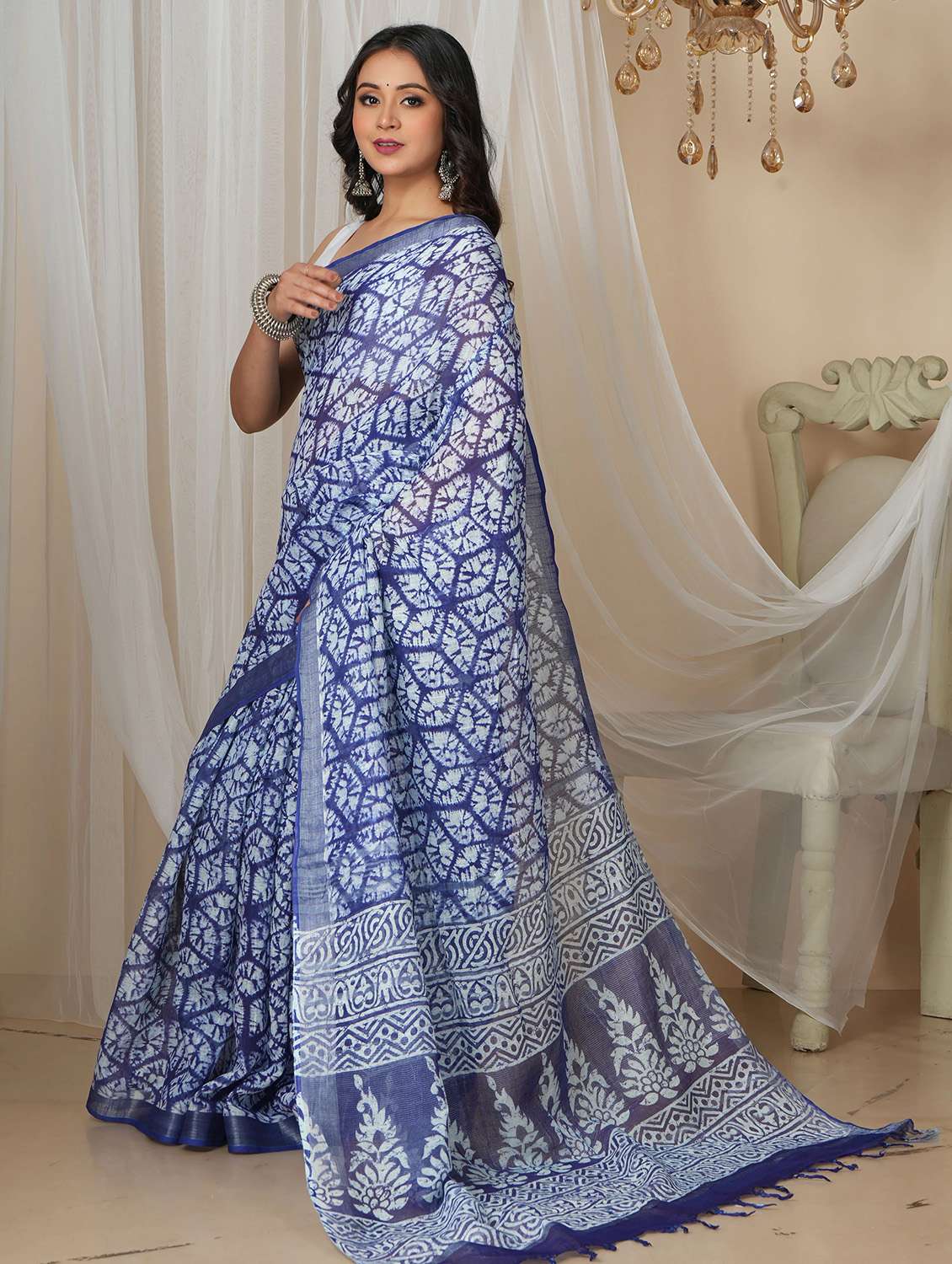 women printed casual wear saree with blouse - 22058773 - Standard Image - 2