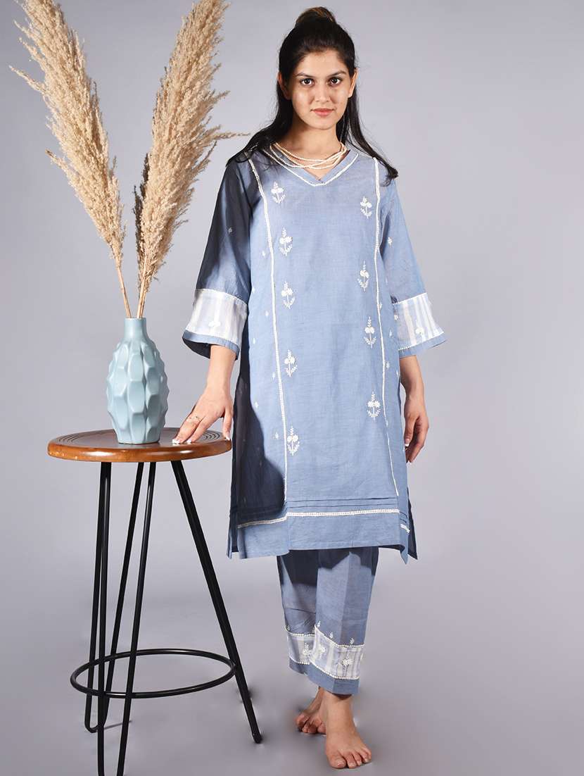 women three quarter sleeve kurta pant set - 22058873 -  Standard Image - 2