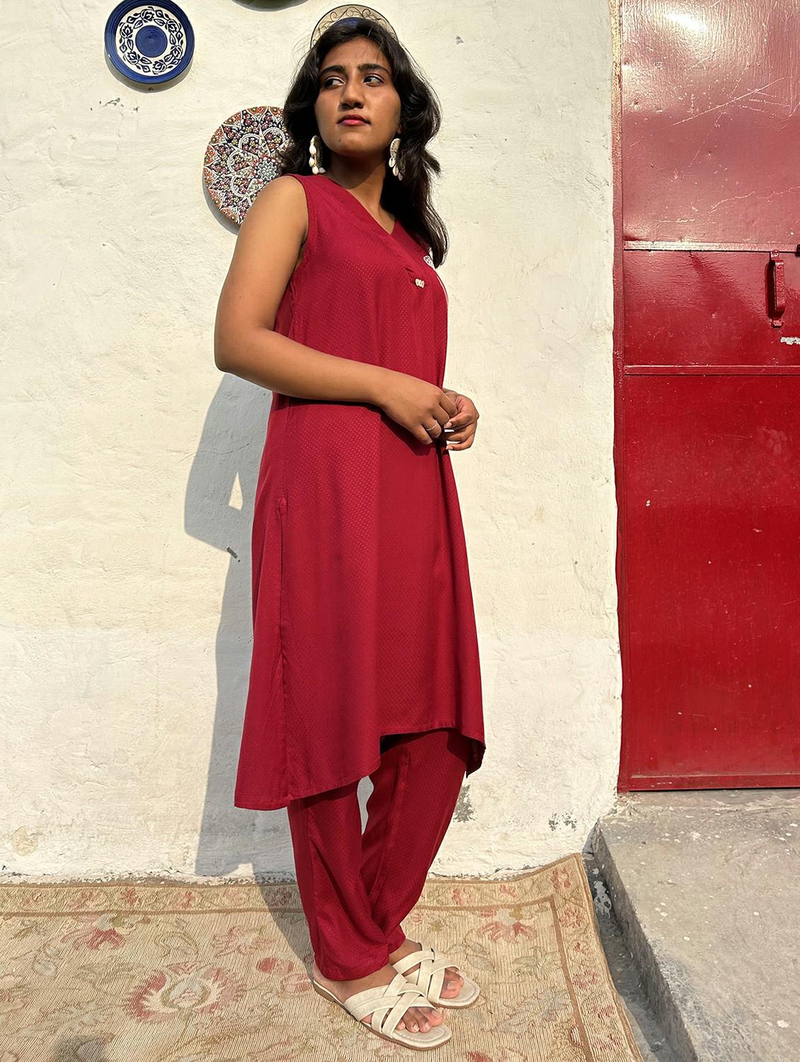 women self design sleeveless kurta pant set - 22059083 - Standard Image - 2