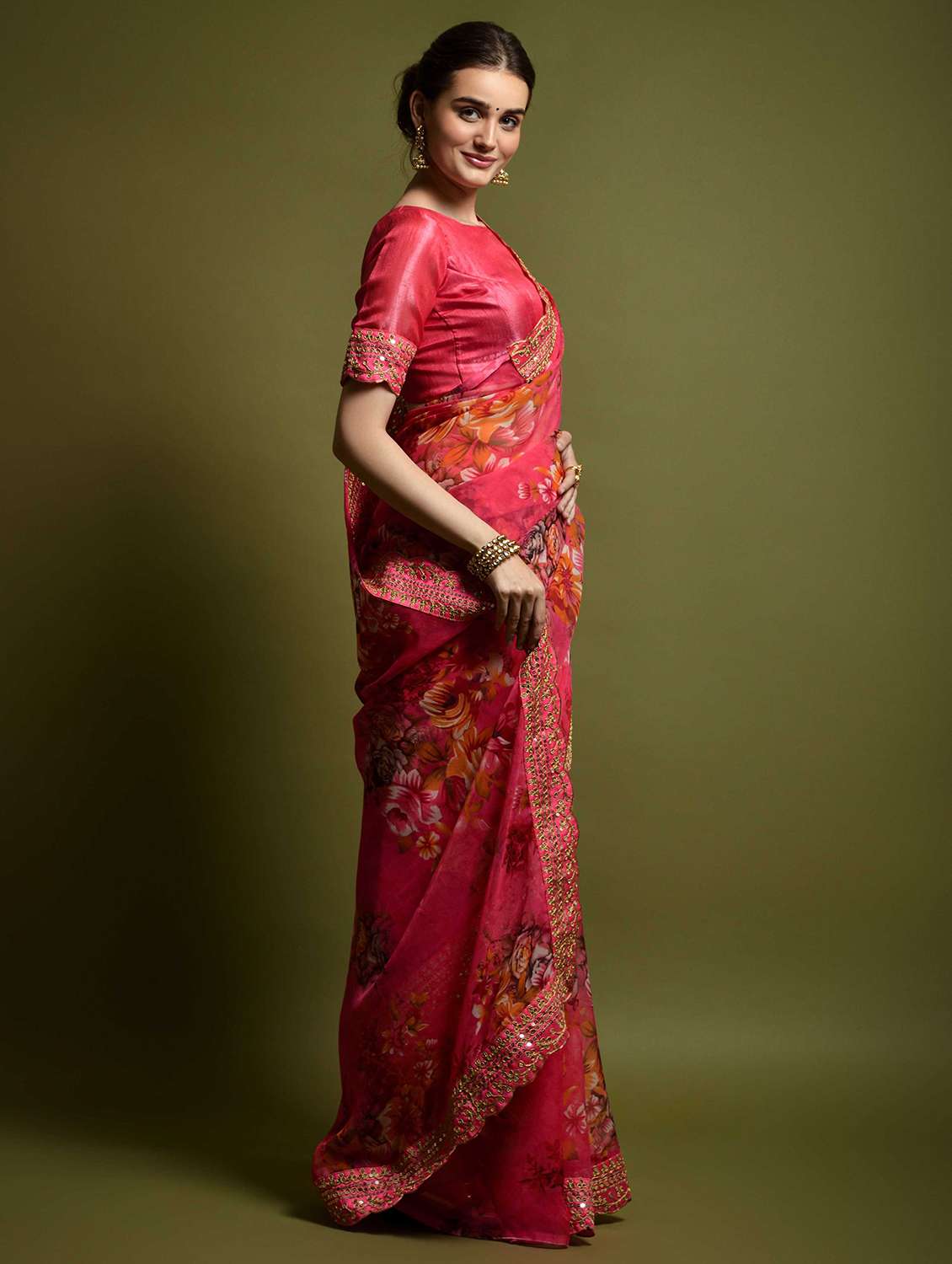 women floral printed saree with blouse - 22059225 - Standard Image - 2