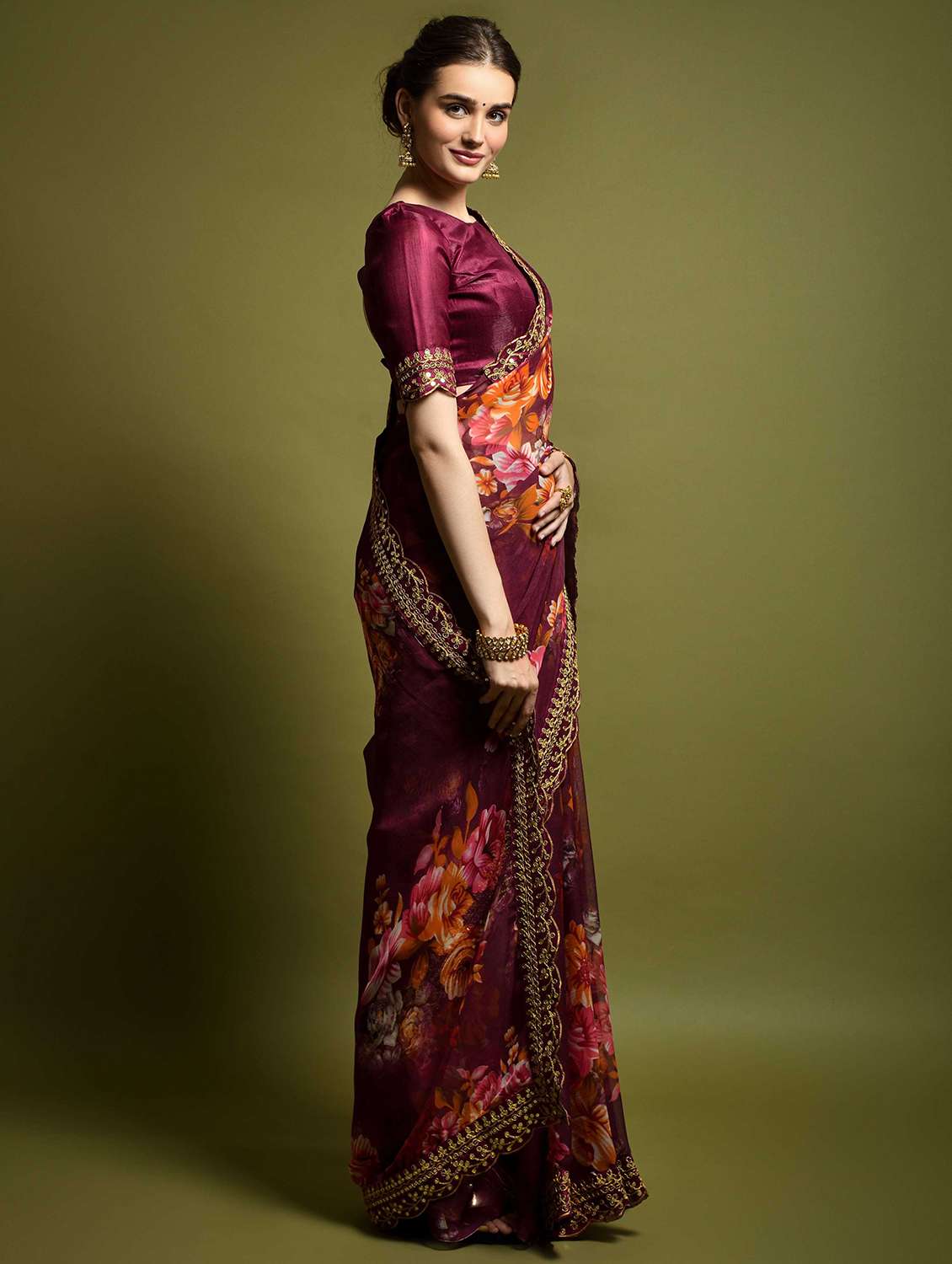 women floral printed saree with blouse - 22059226 - Standard Image - 2