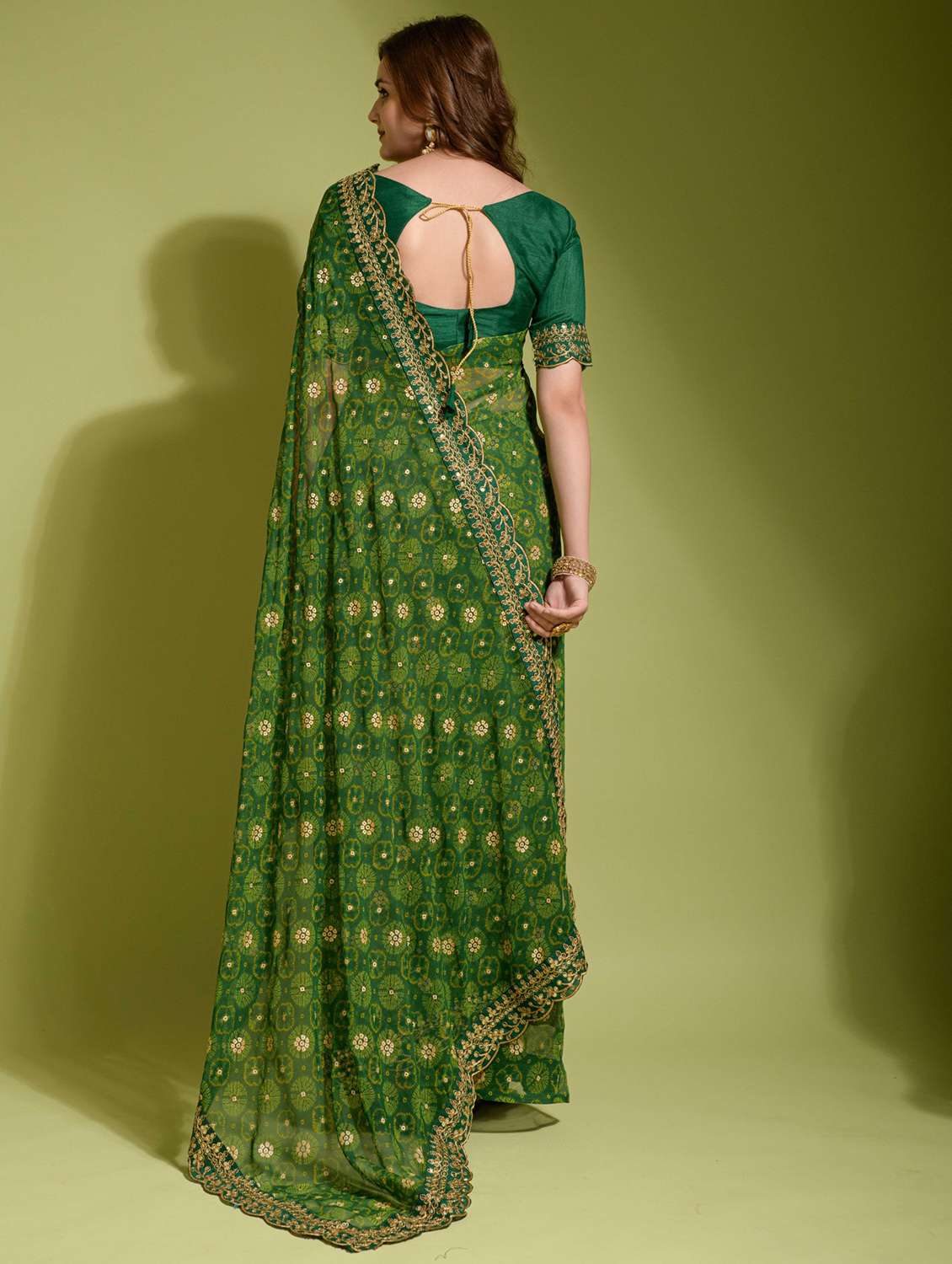 women printed bordered saree with blouse - 22059732 -  Standard Image - 2
