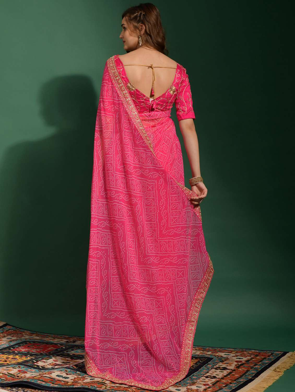 women bandhani printed bordered saree with blouse - 22059739 - Standard Image - 2