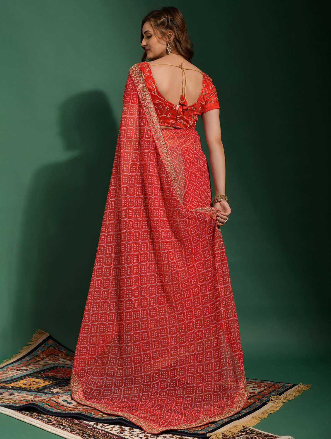 women bandhani printed bordered saree with blouse - 22059741 - Standard Image - 2