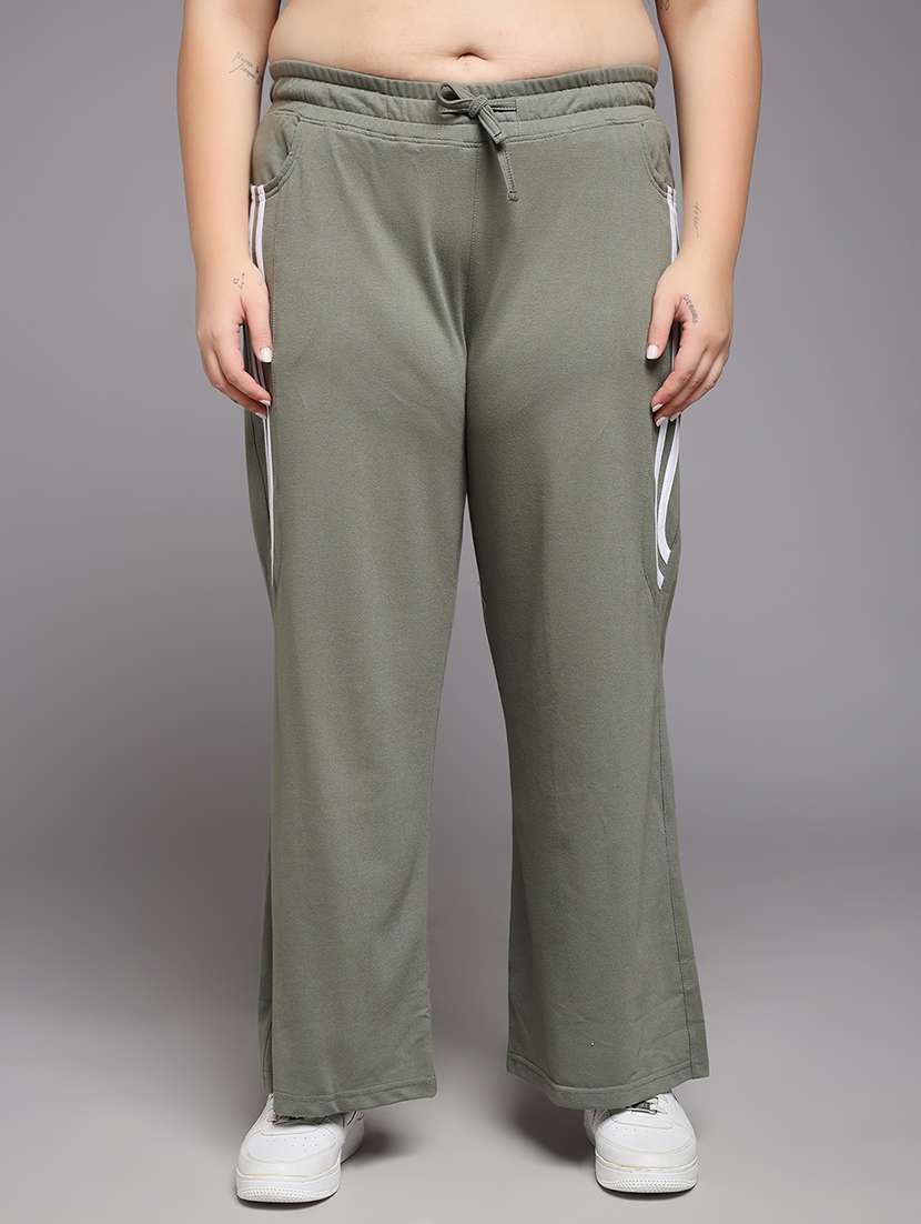 women plus size solid mid rise track pant