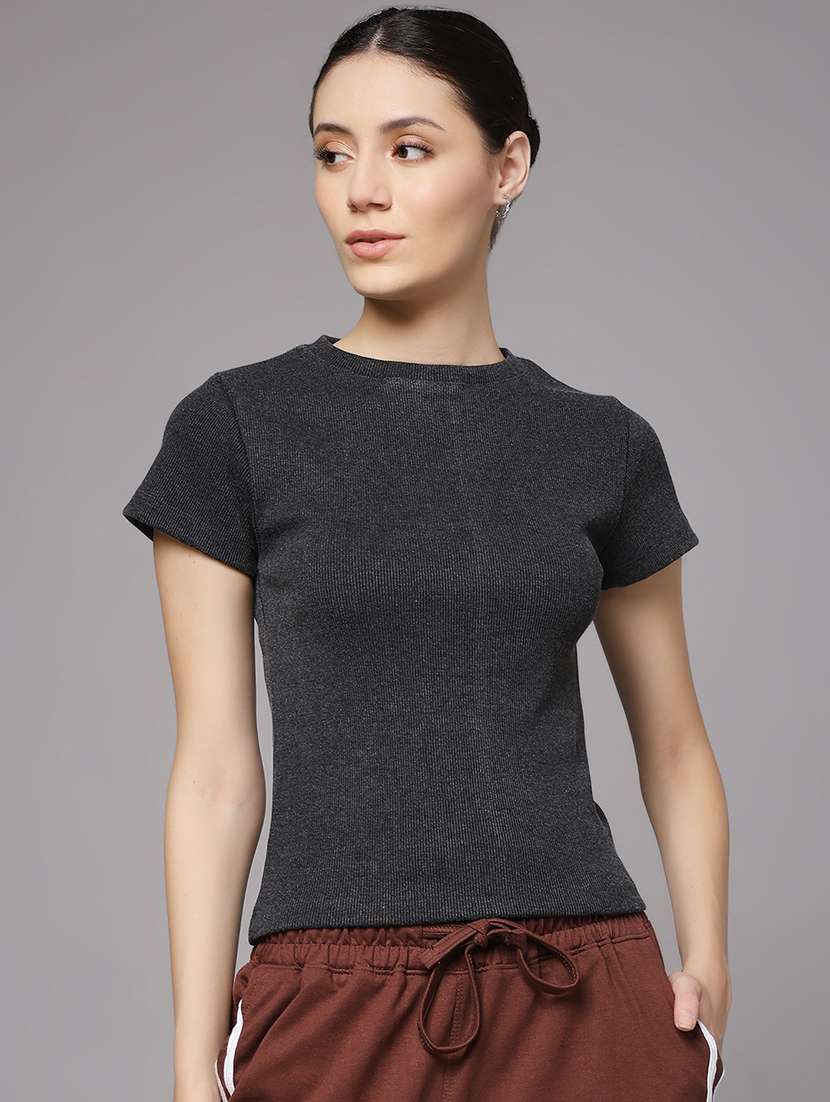 women solid round neck slim fit t-shirt