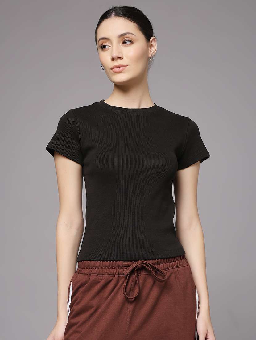 women solid round neck slim fit t-shirt