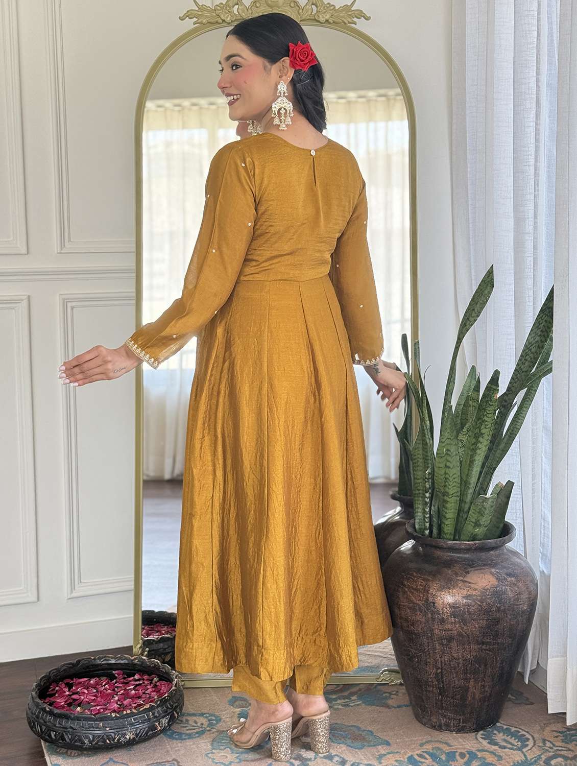 Women Embroidered Long Sleeve Kurta Pant With Dupatta Set