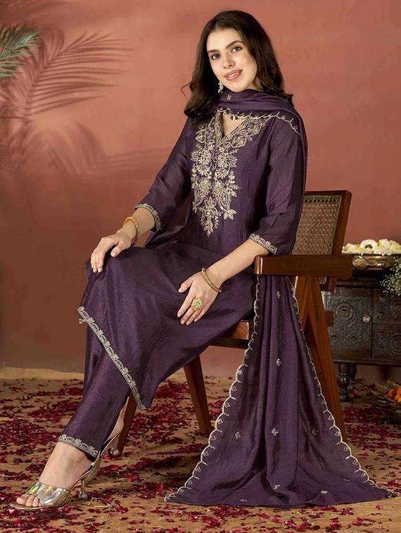 women three quarter sleeve kurta pant with dupatta set - 22060167 -  Standard Image - 2