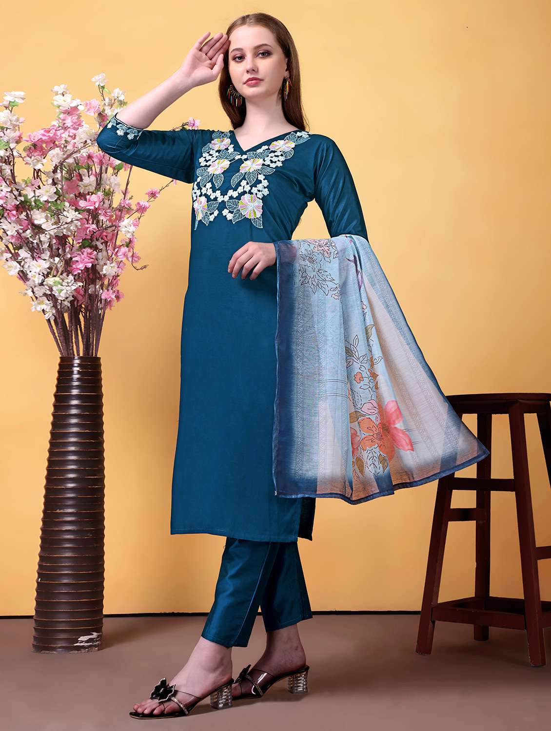women three quarter sleeve kurta pant with dupatta set - 22060168 - Standard Image - 2