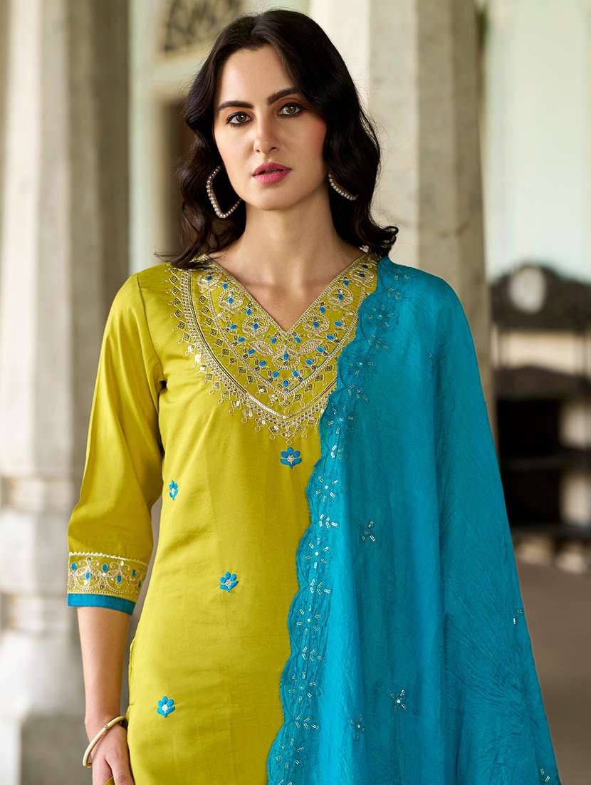 women three quarter sleeve kurta pant with dupatta set - 22060176 - Standard Image - 2