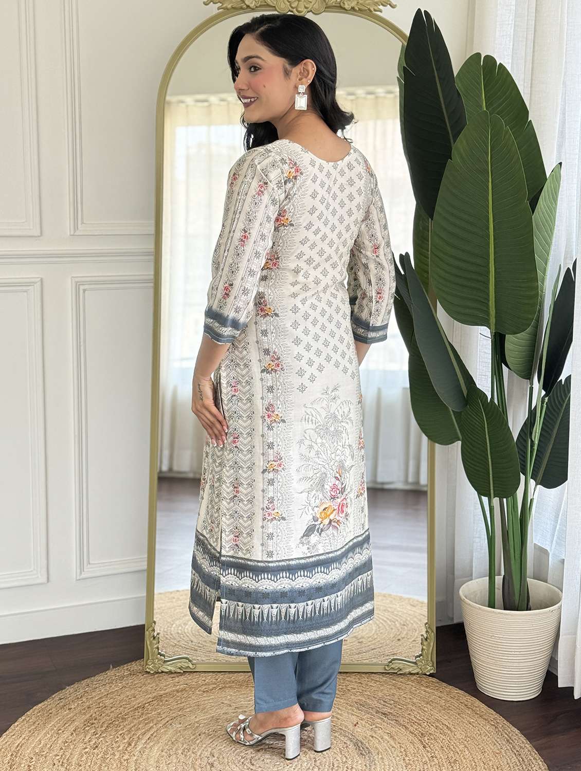 women three quarter sleeve kurta pant with dupatta set - 22060186 - Standard Image - 2
