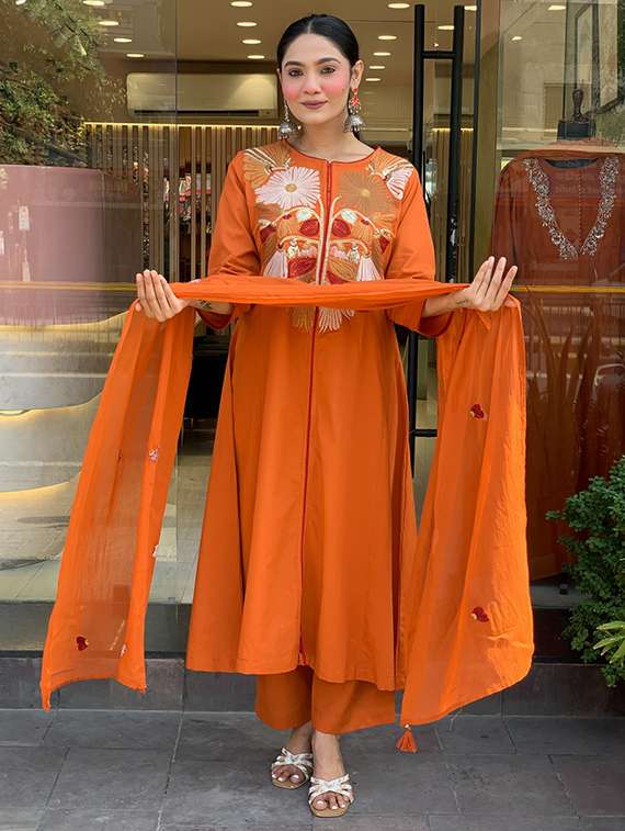 women three quarter sleeve kurta pant with dupatta set