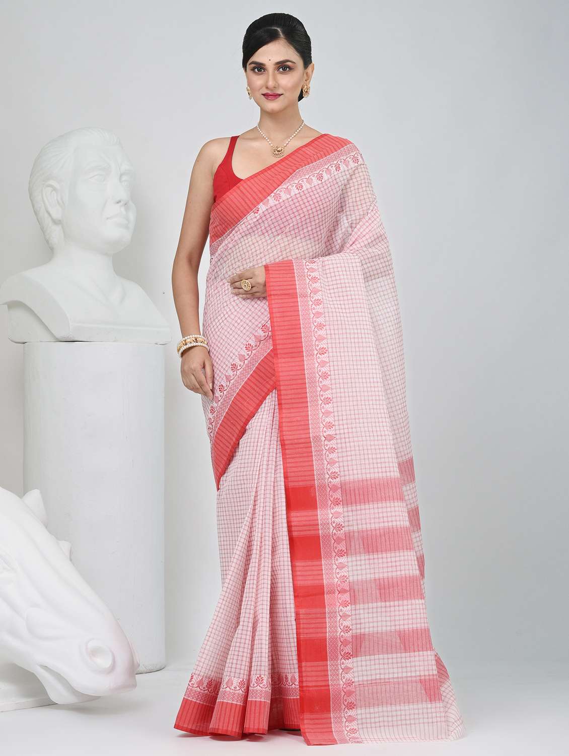 women self design tant saree