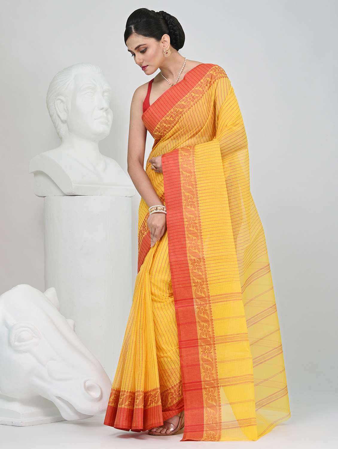 women striped tant saree - 22060662 -  Standard Image - 2