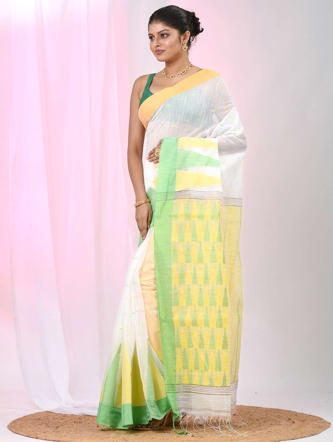 women self design handloom saree with blouse - 22060670 -  Standard Image - 2