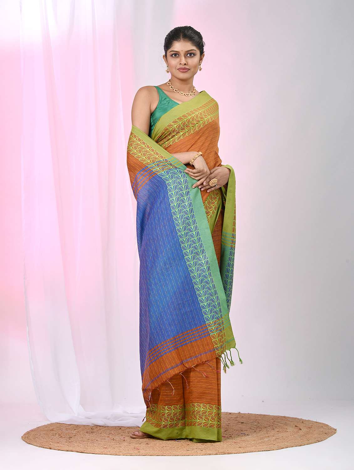 women self design handloom saree with blouse - 22060673 -  Standard Image - 2