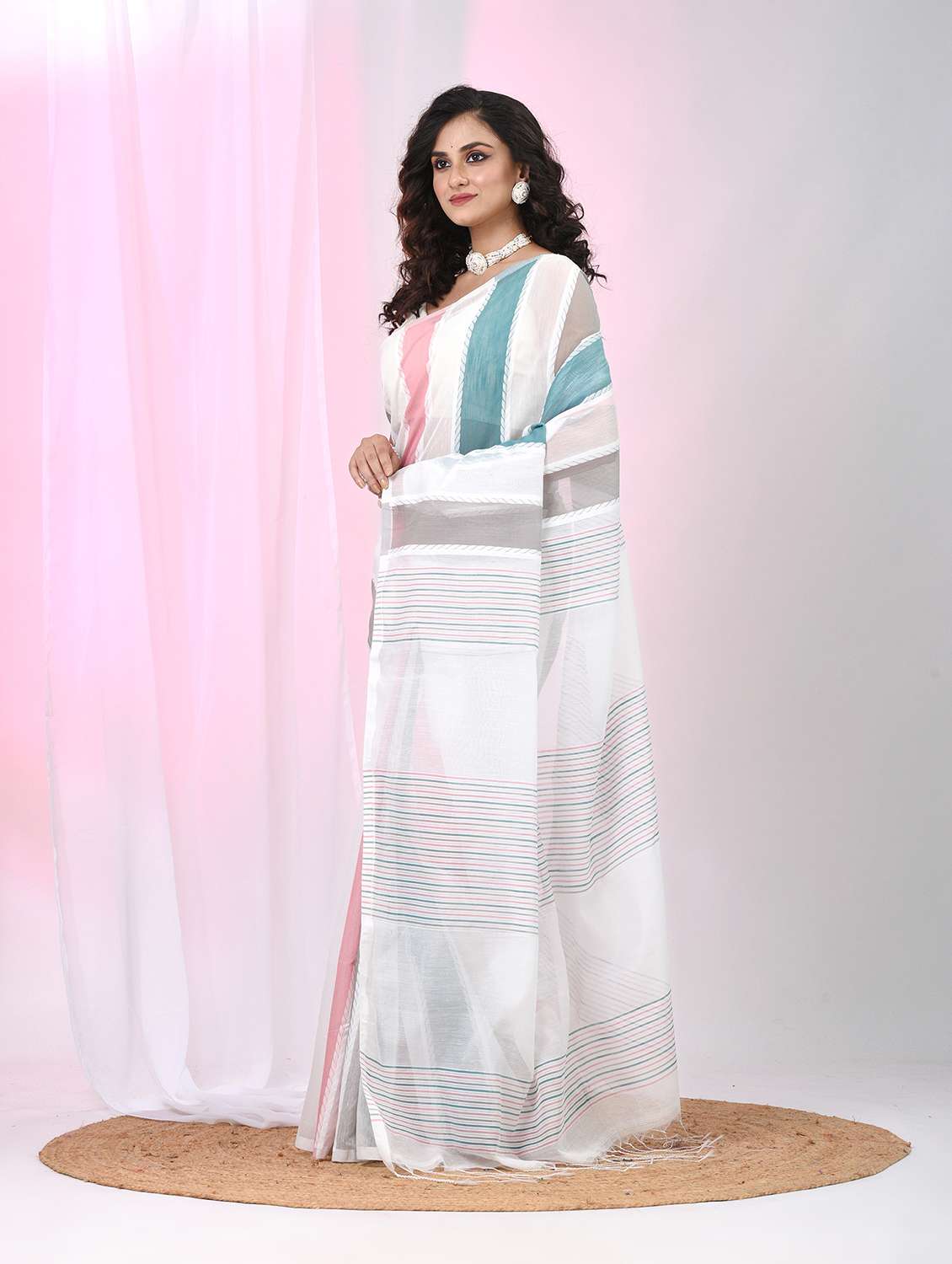 women striped handloom saree with blouse - 22060685 -  Standard Image - 2