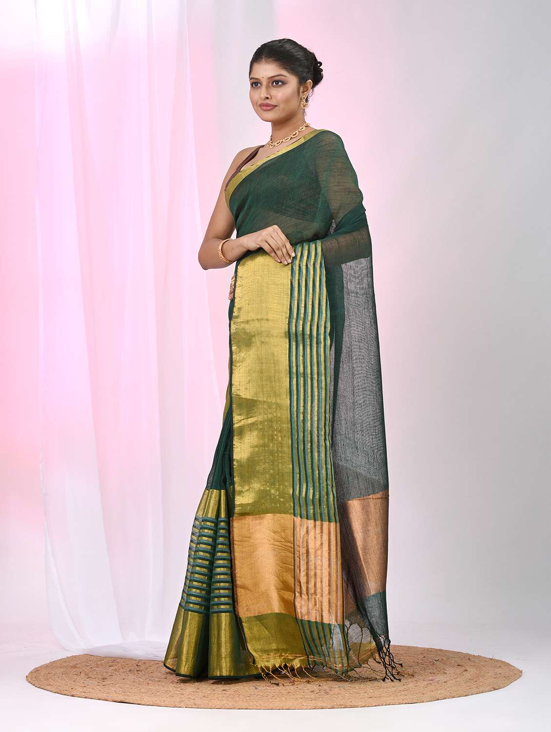 women self design handloom saree with blouse - 22060693 - Standard Image - 2