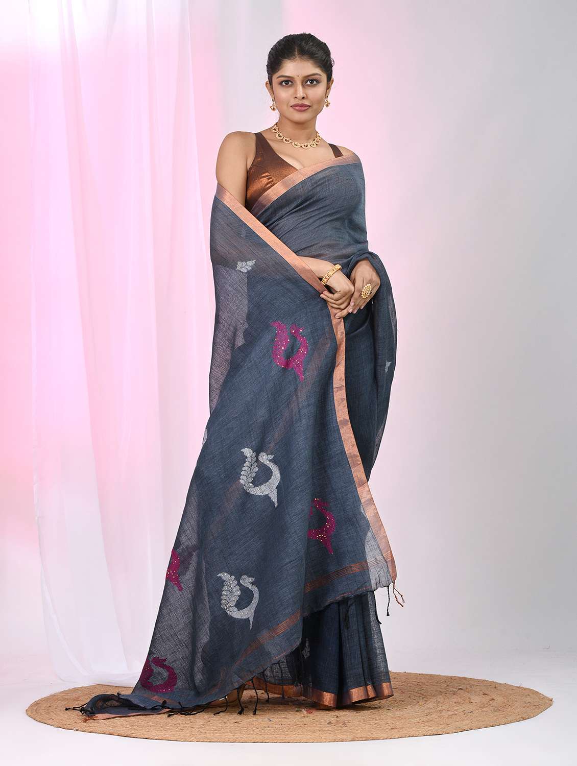 women self design handloom saree with blouse - 22060699 - Standard Image - 2