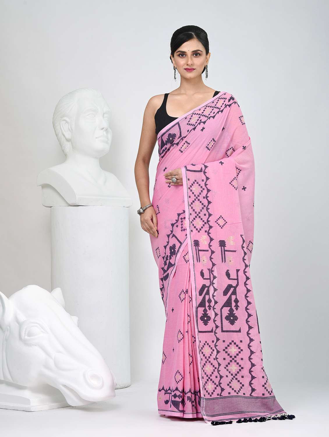 women self design handloom saree with blouse - 22060704 - Zoom Image - 0