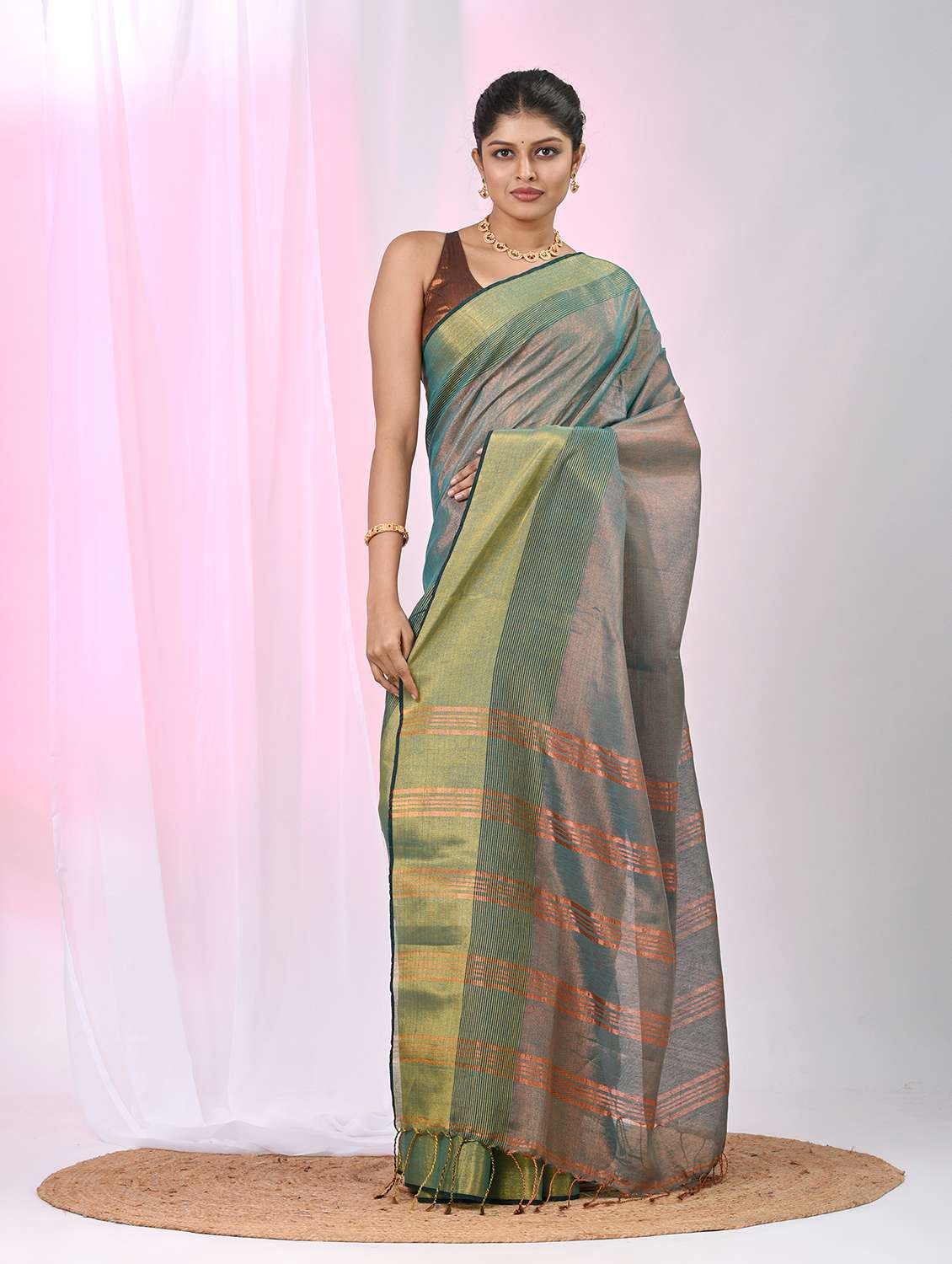 women solid with bordered handloom saree with blouse - 22060710 -  Standard Image - 2
