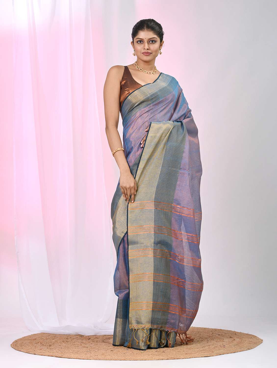 women solid with bordered handloom saree with blouse - 22060712 -  Standard Image - 2