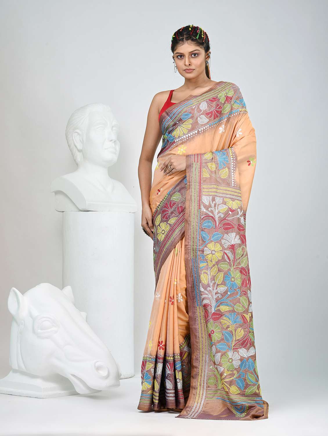 women solid with work handloom saree with blouse - 22060735 -  Zoom Image - 0