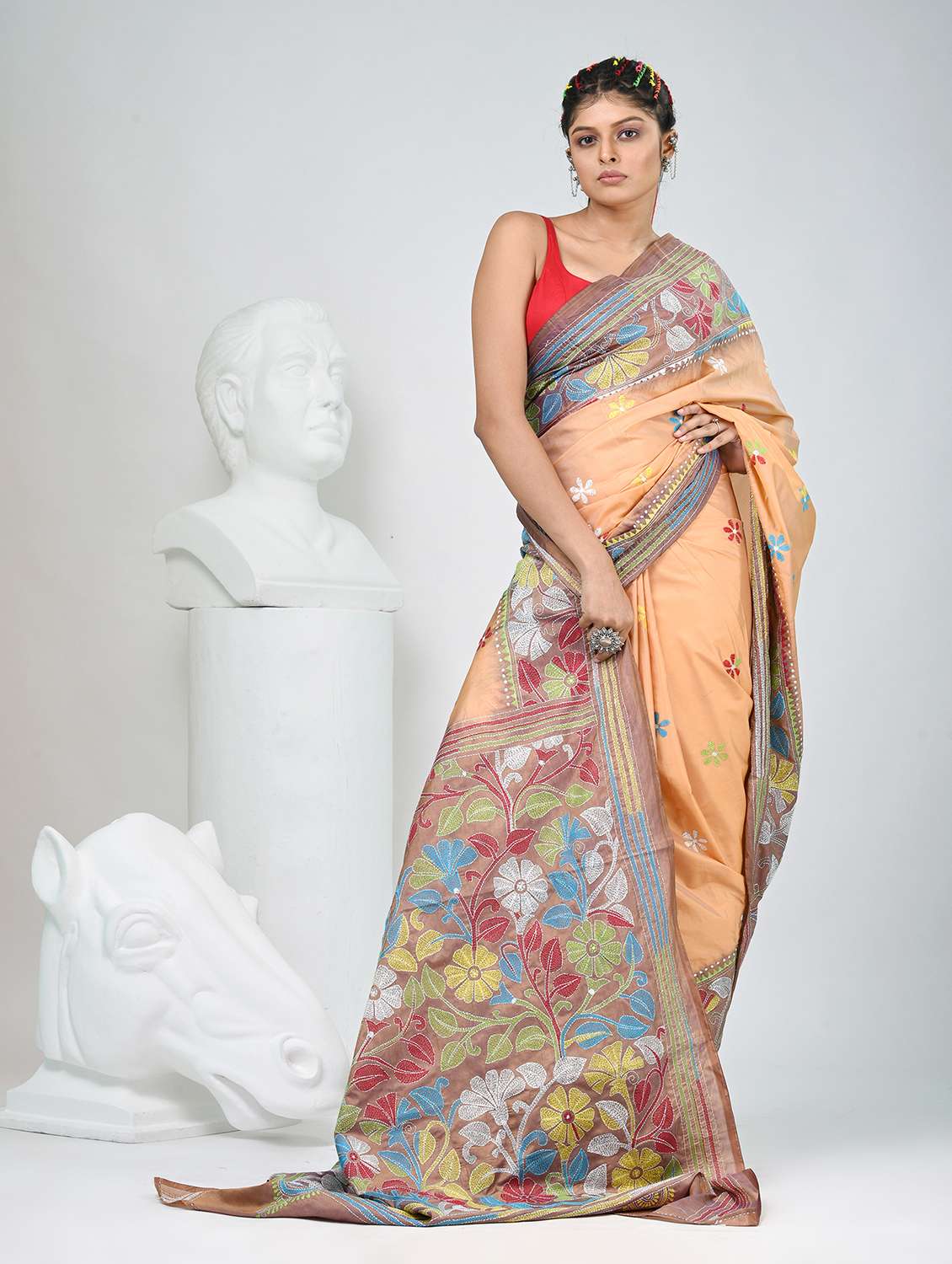 women solid with work handloom saree with blouse - 22060735 - Standard Image - 2