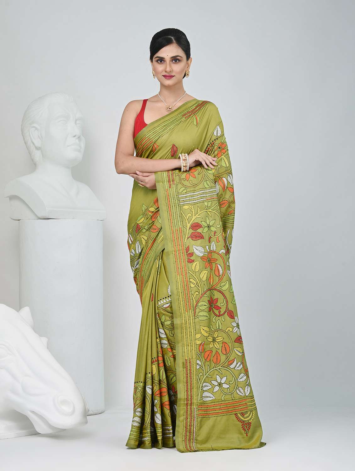 women solid with work handloom saree with blouse