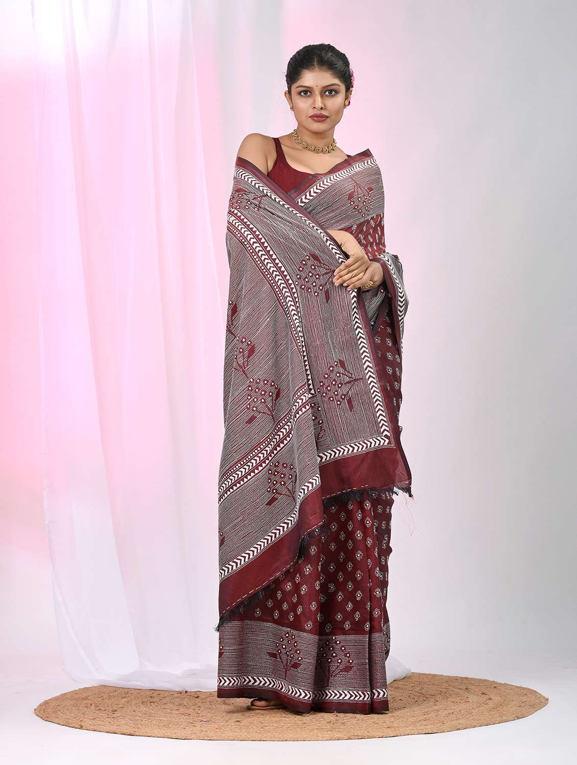 women solid with work handloom saree with blouse - 22060745 - Standard Image - 2