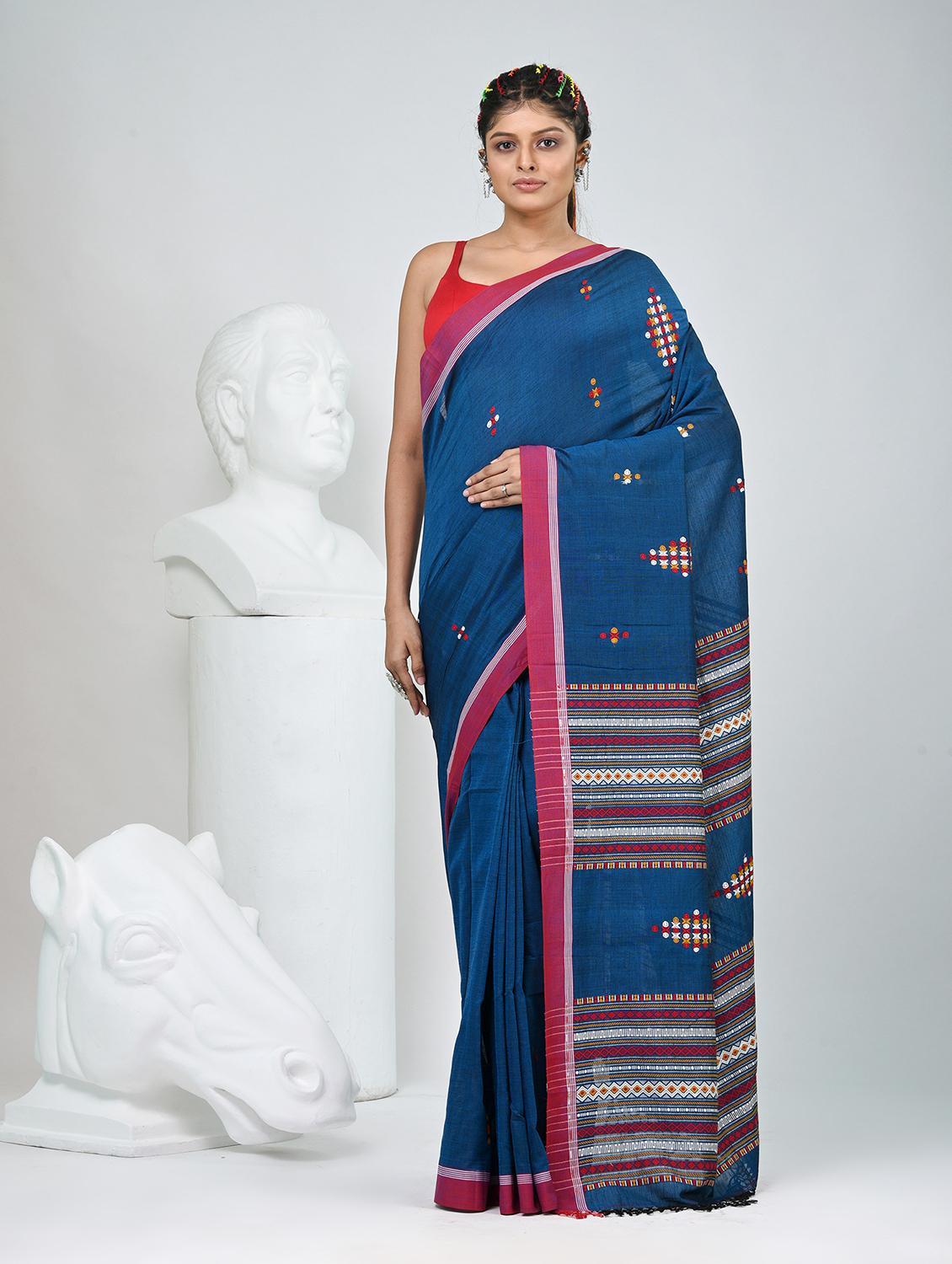 women self design handloom saree with blouse - 22060783 - Zoom Image - 0