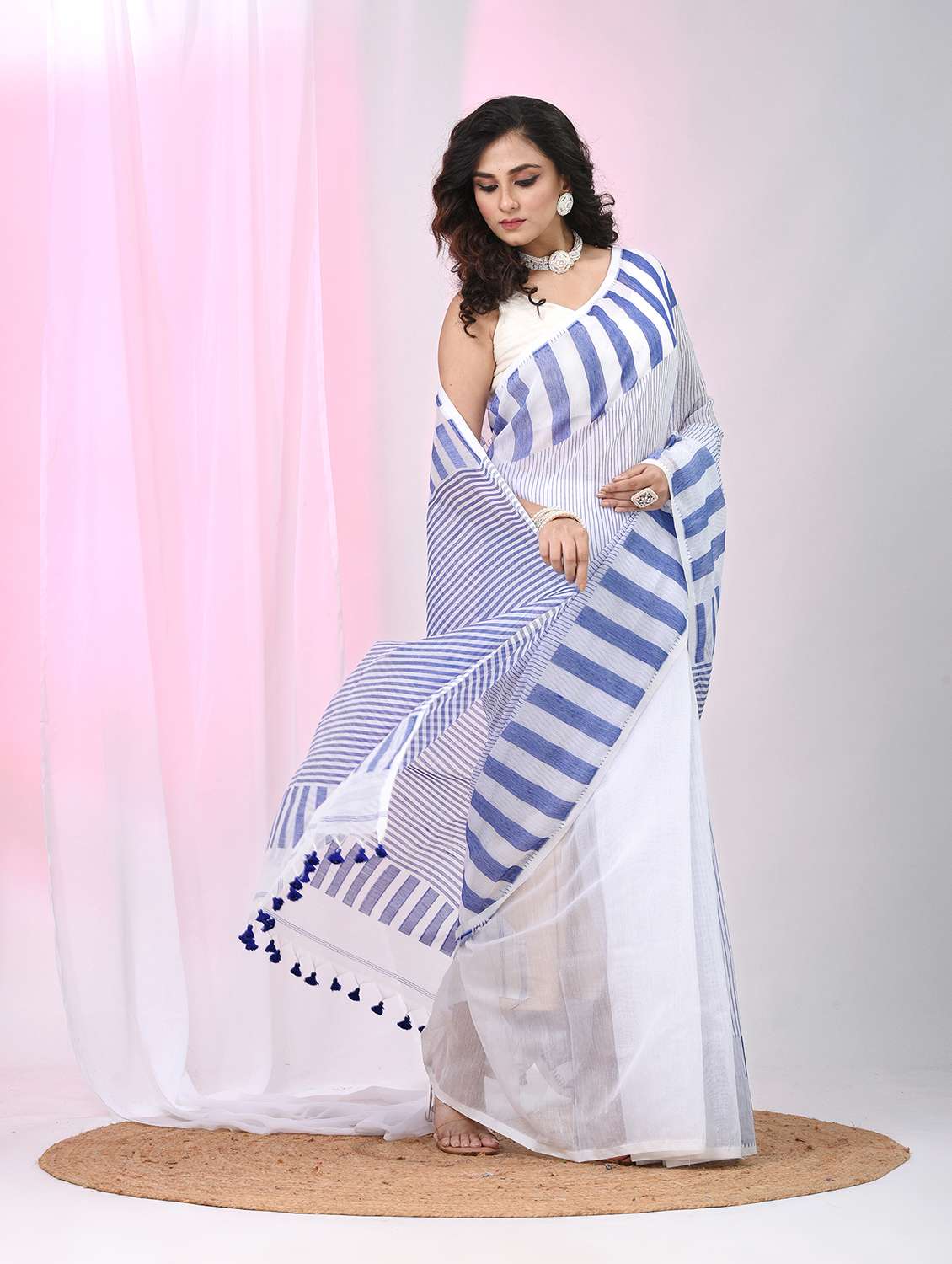 women striped handloom saree with blouse - 22060824 -  Standard Image - 2