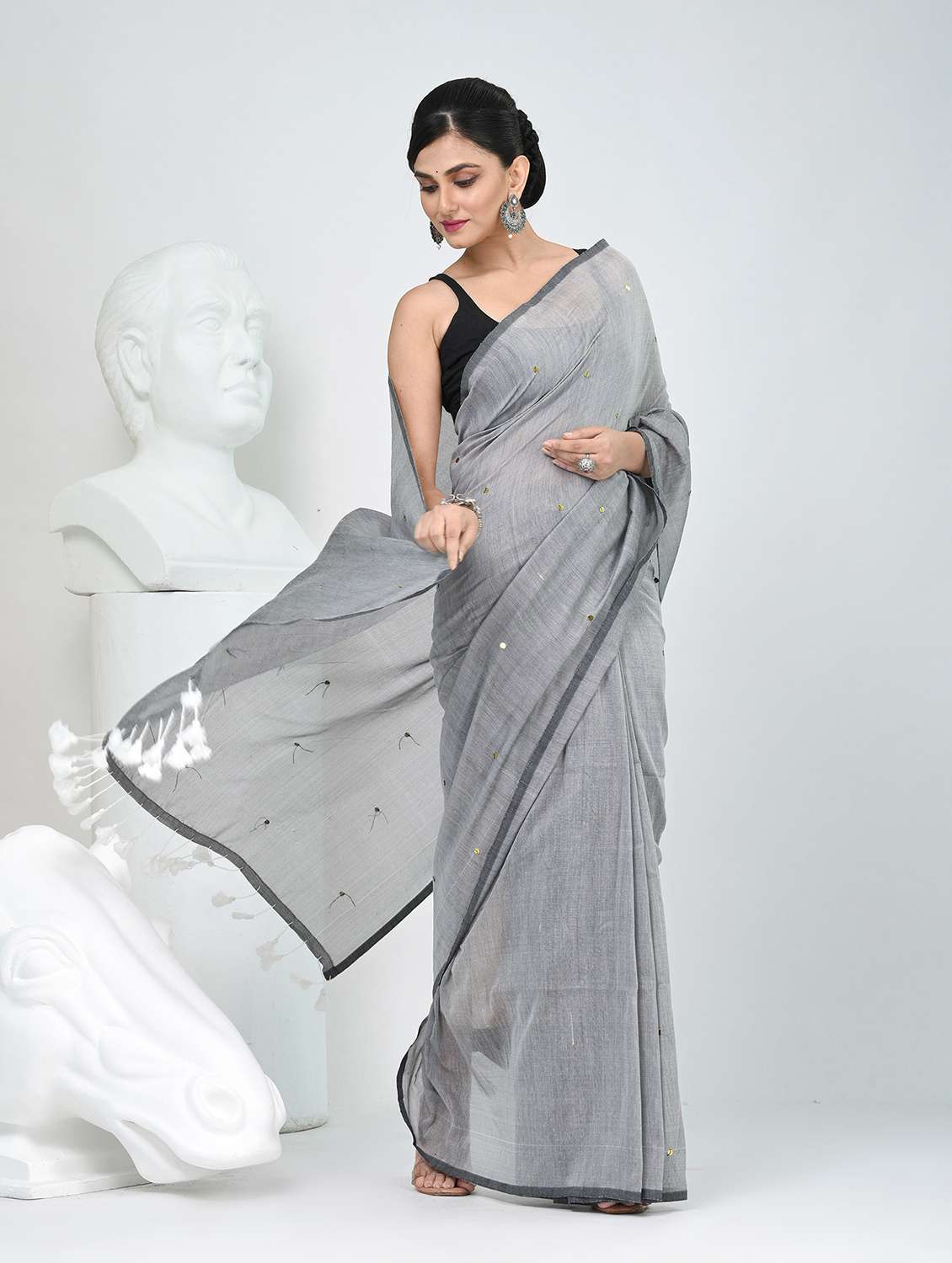 women solid with work handloom saree with blouse - 22060829 -  Standard Image - 2