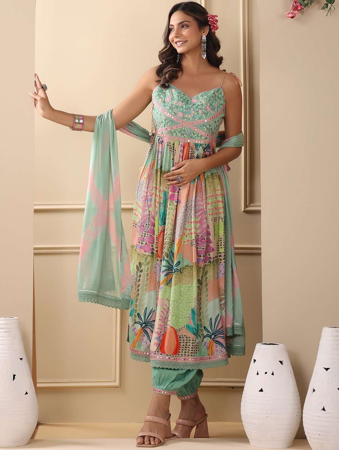women printed sleeveless kurta salwar with dupatta set