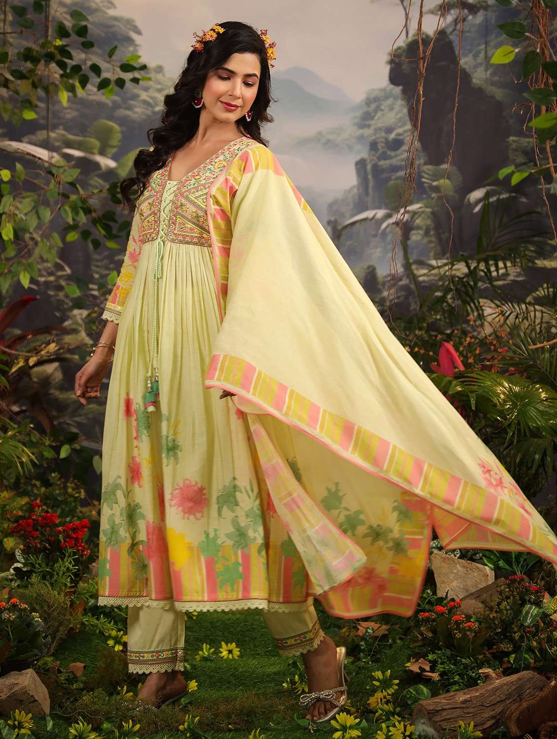 Women Floral Three Quarter Sleeve Kurta Pant With Dupatta Set