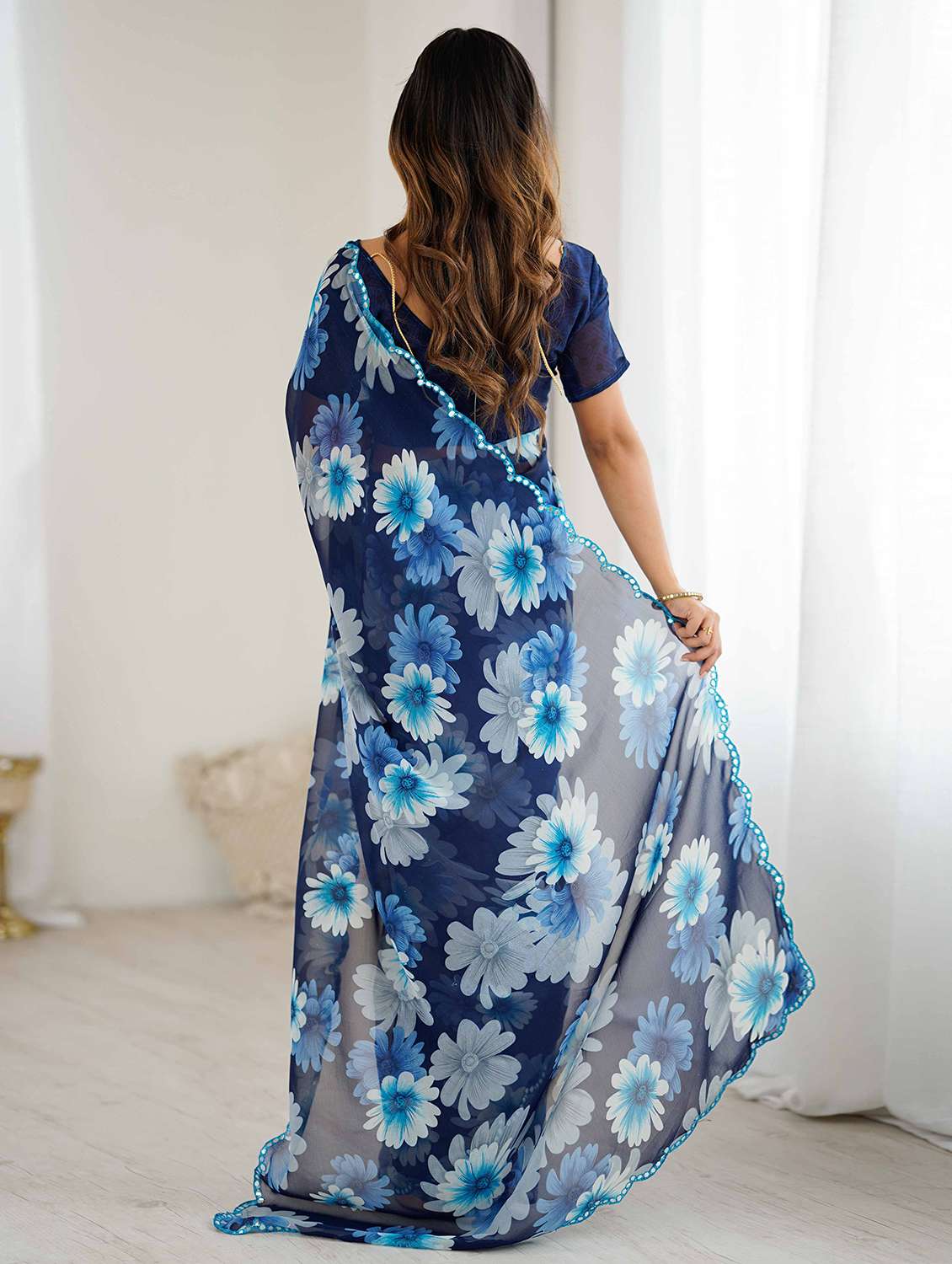 women floral printed saree with blouse - 22061555 -  Standard Image - 2