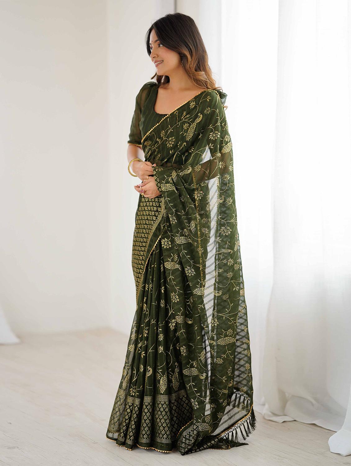 women foil printed saree with blouse - 22061558 - Standard Image - 2