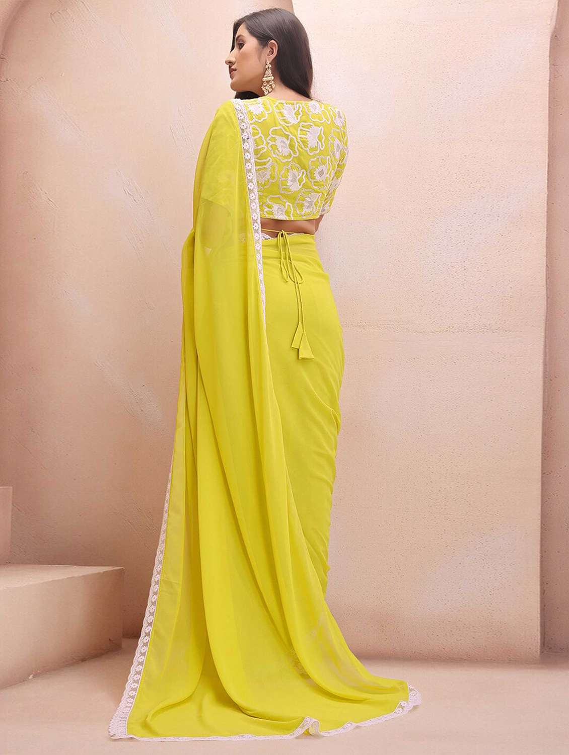 women solid with bordered saree with blouse - 22061629 - Standard Image - 2