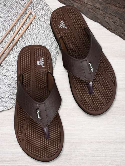 men brown solid slipper - 22061798 - Standard Image - 0