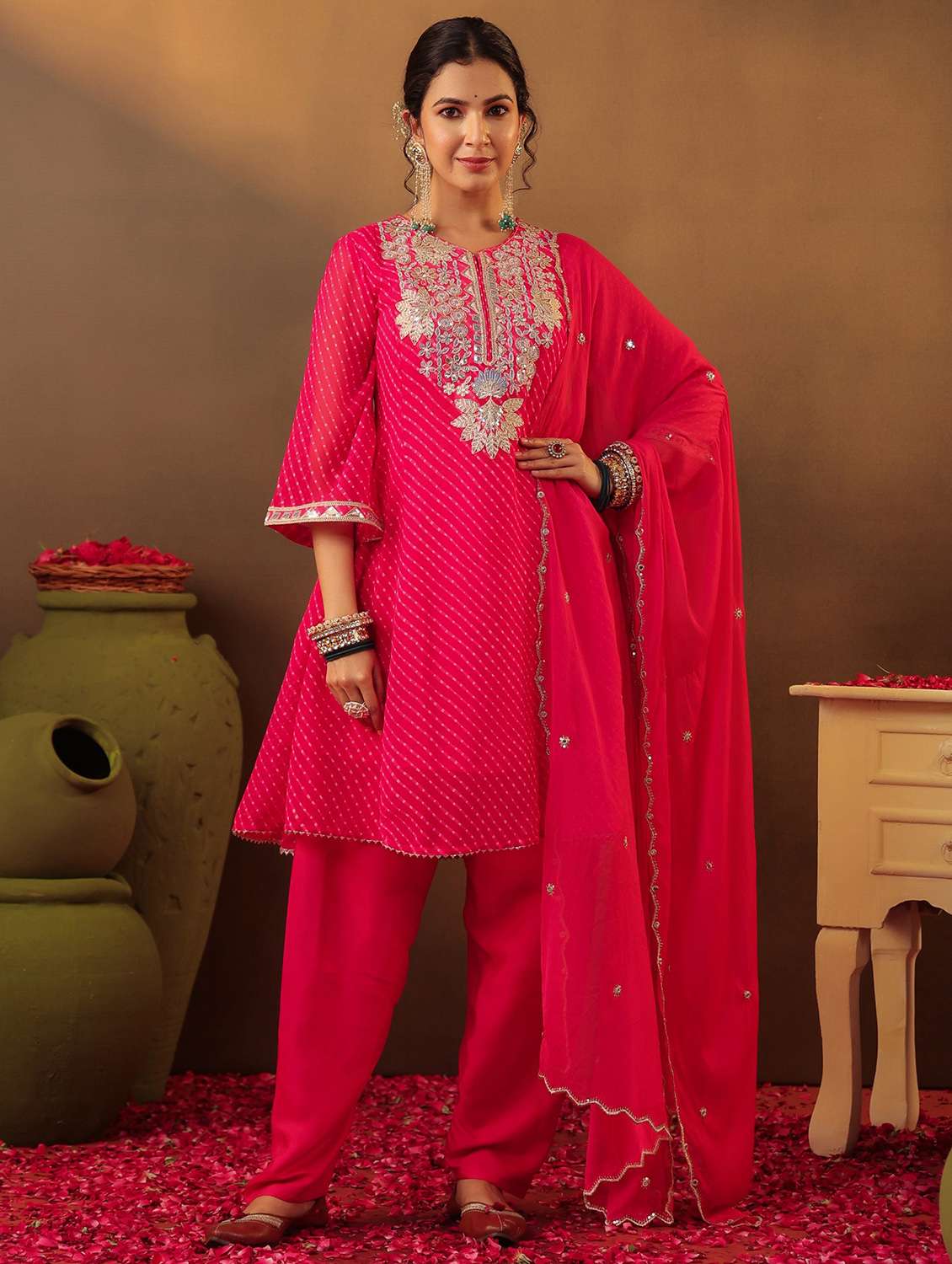 women three quarter sleeve kurta salwar with dupatta set