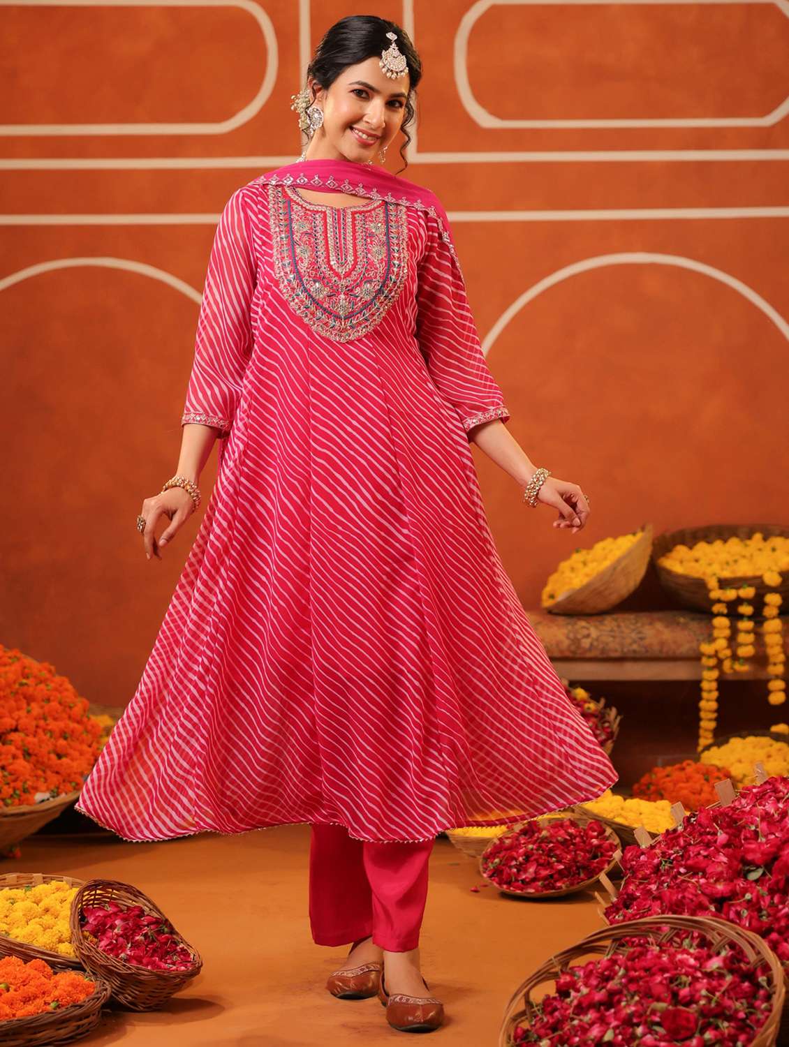 women three quarter sleeve kurta pant with dupatta set - 22062066 -  Standard Image - 2