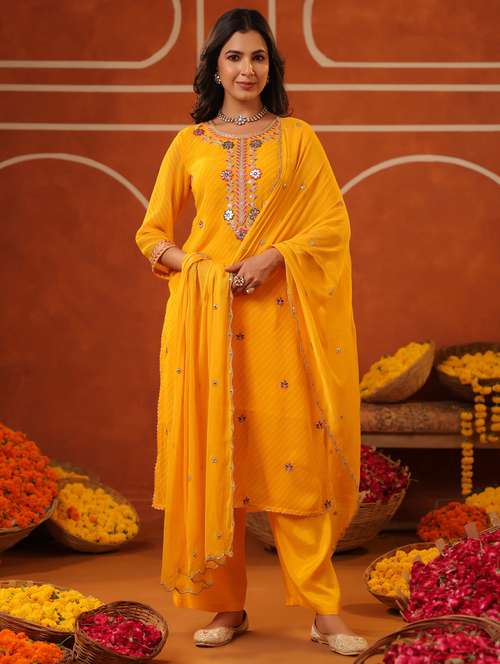 women three quarter sleeve kurta pant with dupatta set - 22062068 - Standard Image - 0