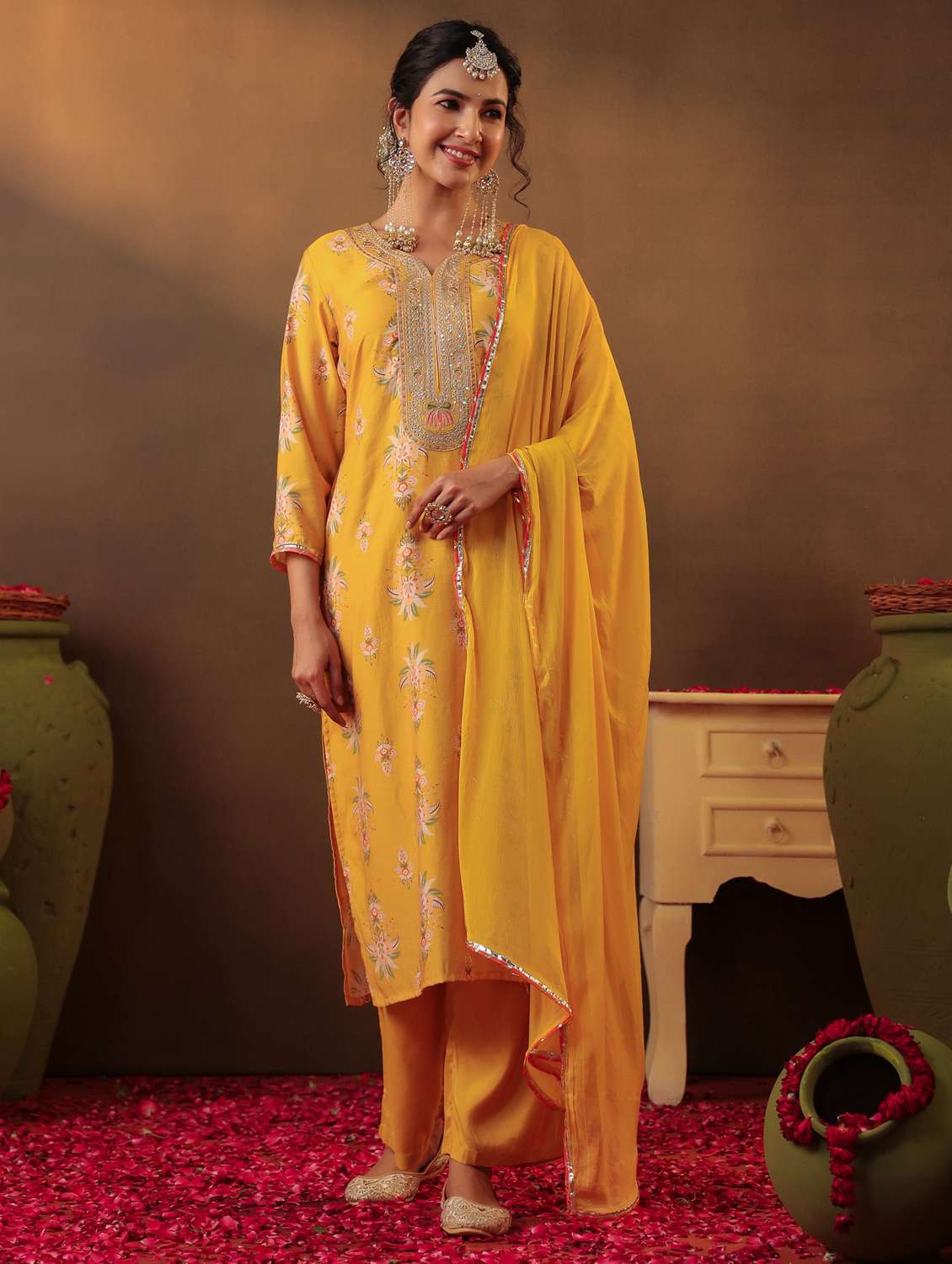 women three quarter sleeve kurta palazzo with dupatta set - 22062089 - Standard Image - 2