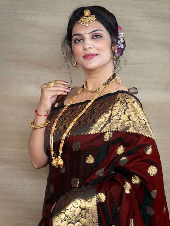 women self design banarasi saree with blouse - 22062132 - Standard Image - 2