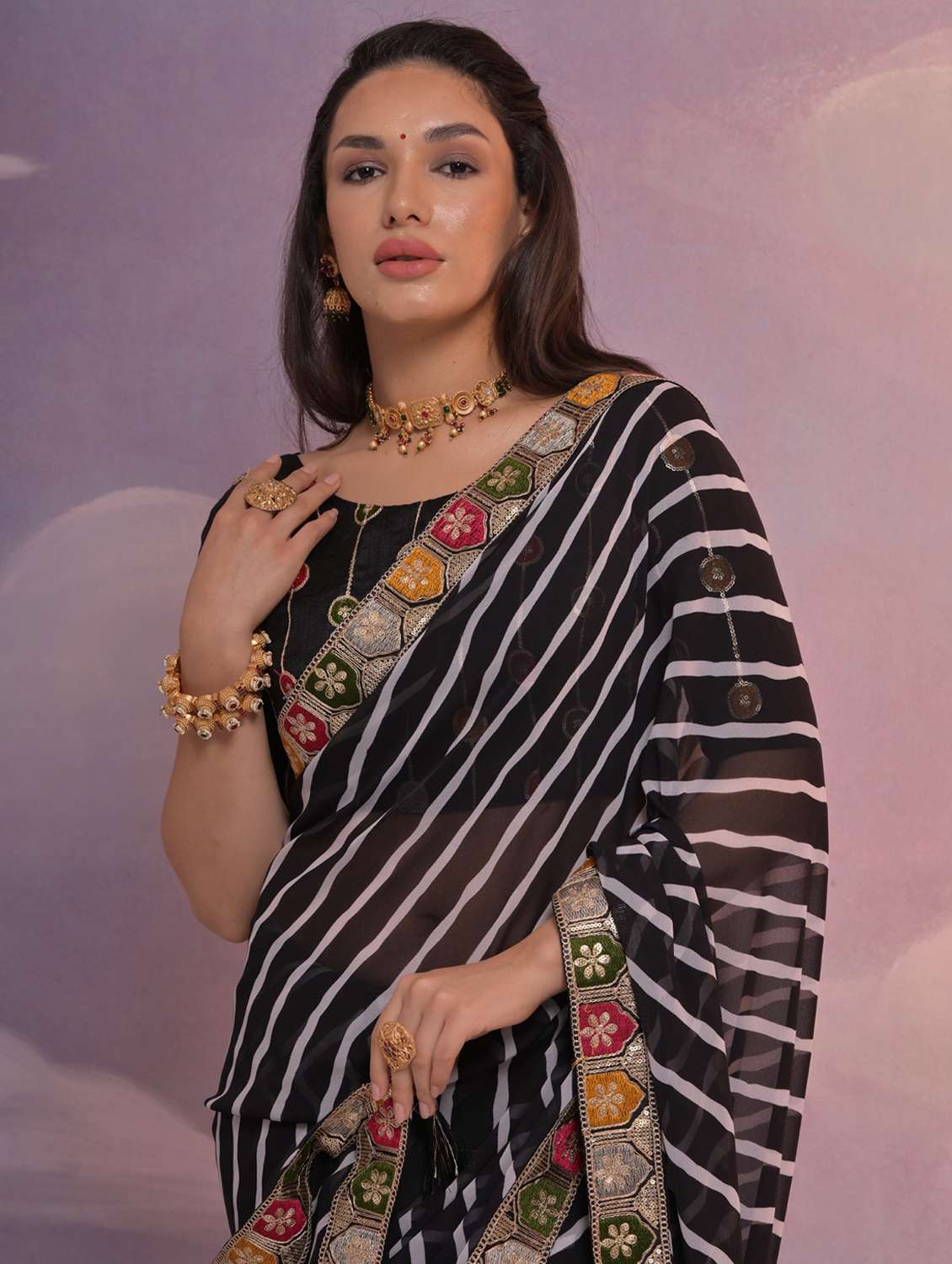 women striped bordered saree with blouse - 22062930 -  Standard Image - 2